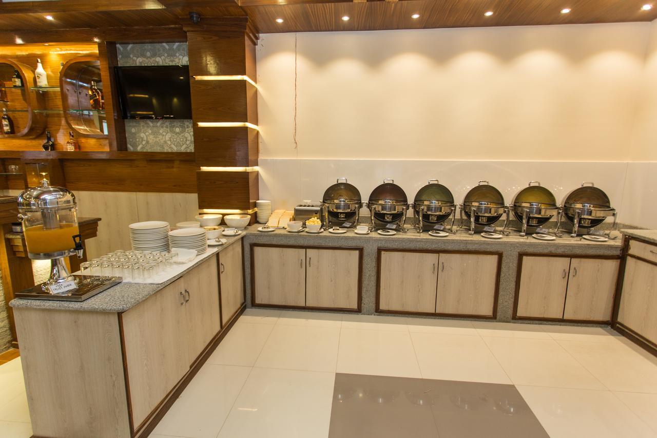Hotel White Pearl Покхара Екстер'єр фото