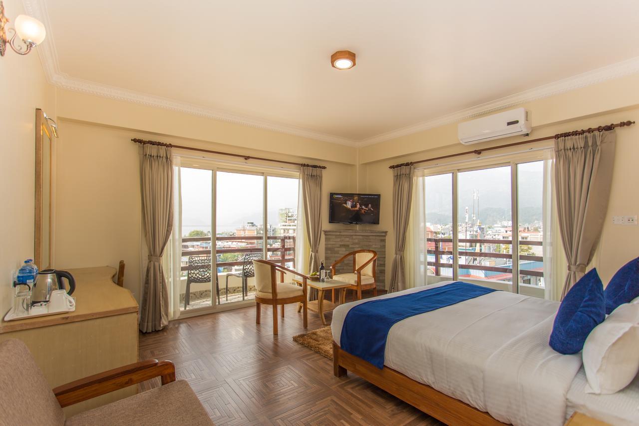 Hotel White Pearl Покхара Екстер'єр фото