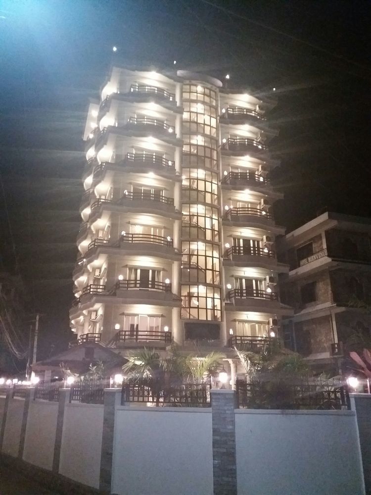Hotel White Pearl Покхара Екстер'єр фото