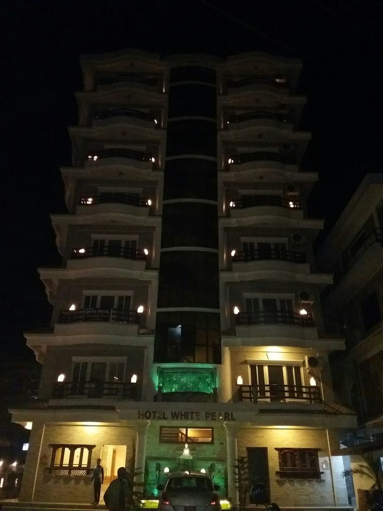 Hotel White Pearl Покхара Екстер'єр фото