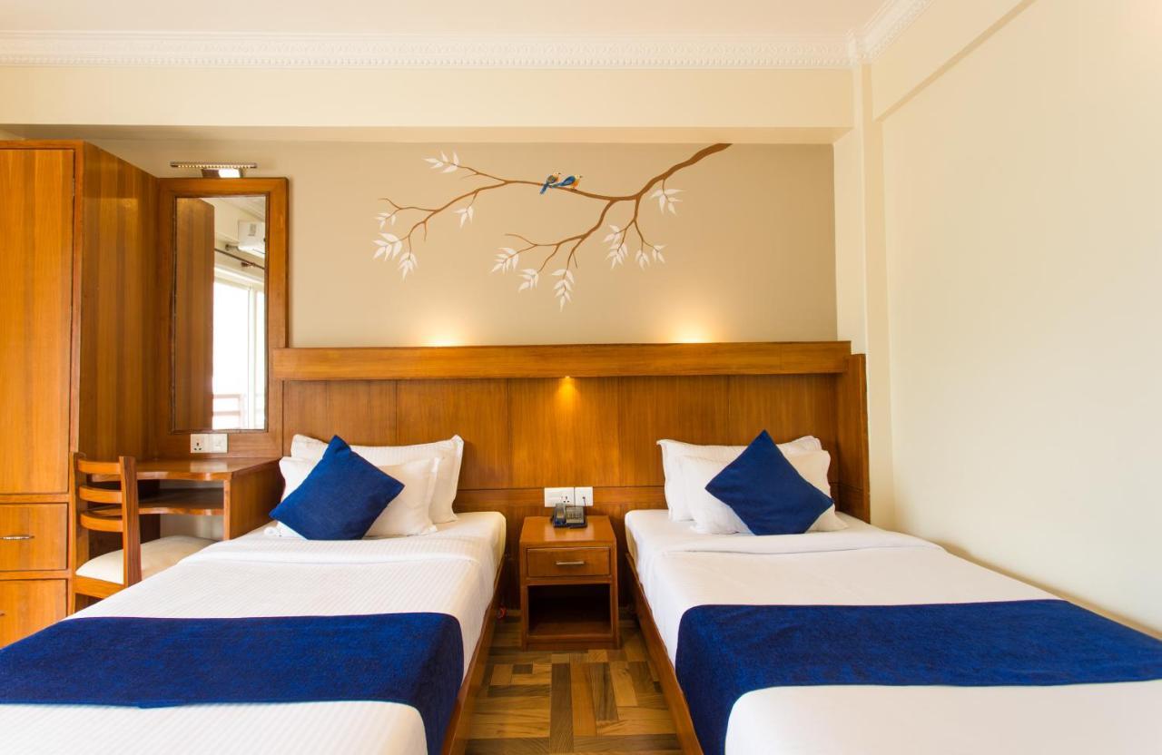 Hotel White Pearl Покхара Екстер'єр фото