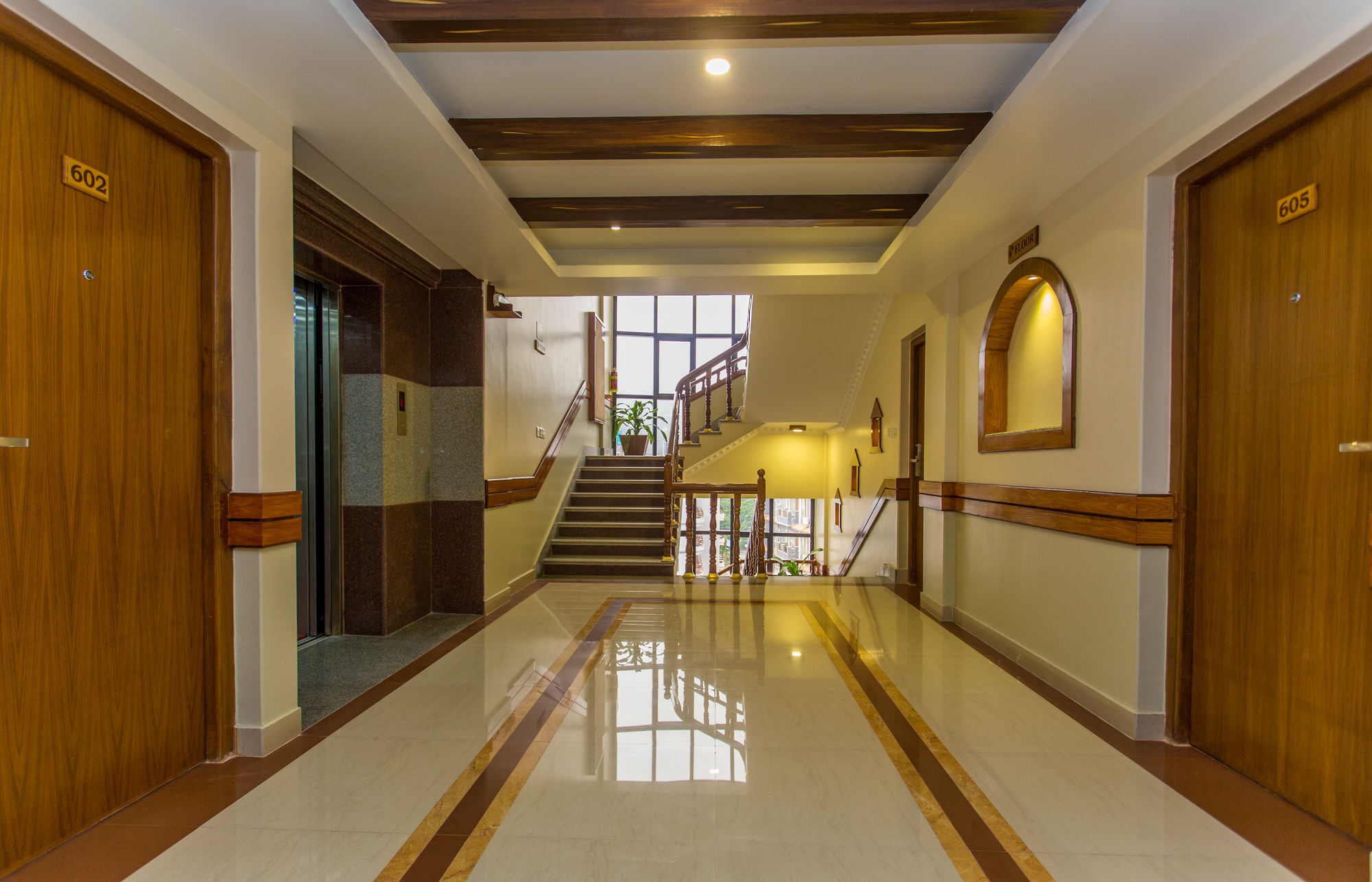 Hotel White Pearl Покхара Екстер'єр фото
