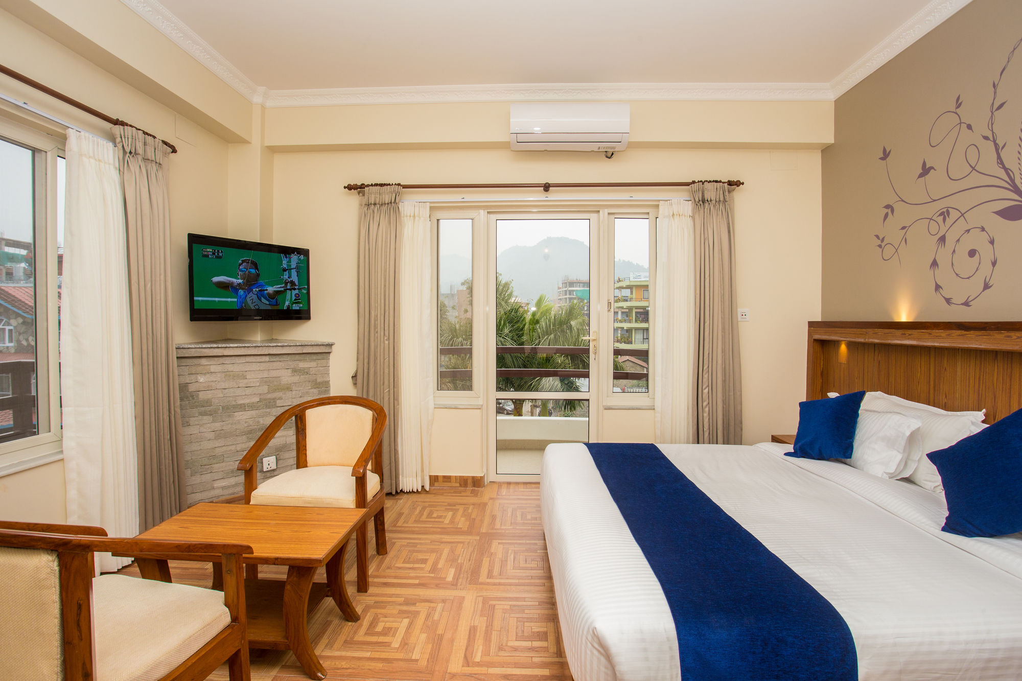 Hotel White Pearl Покхара Екстер'єр фото