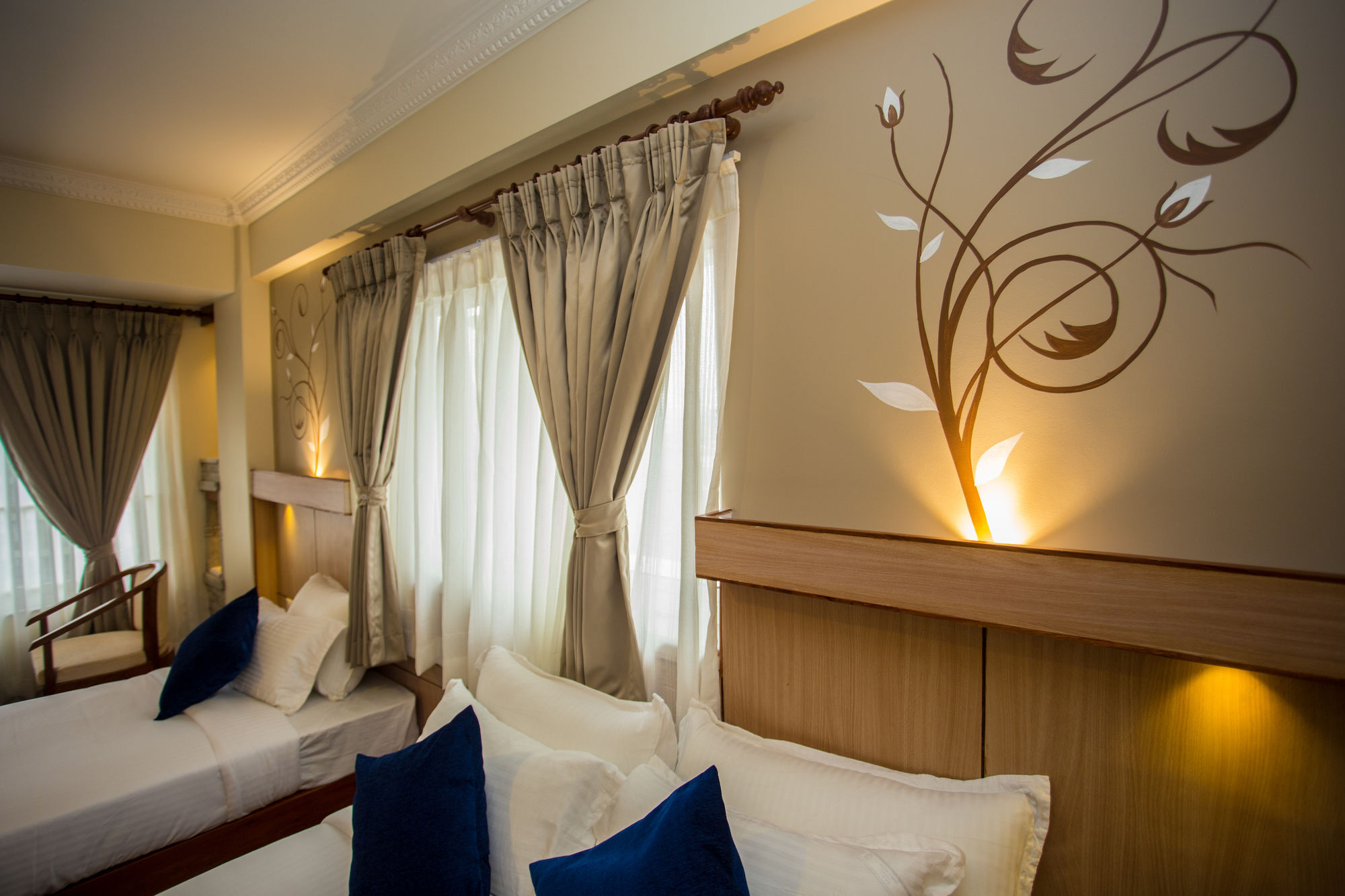 Hotel White Pearl Покхара Екстер'єр фото