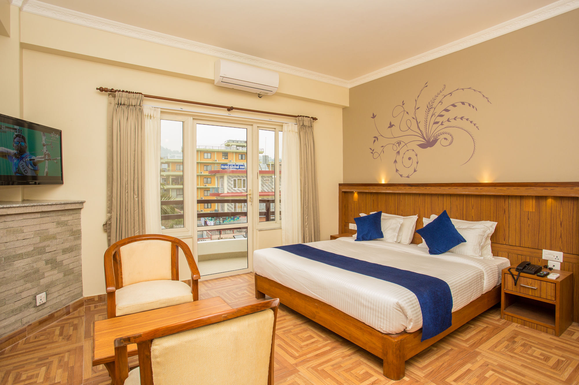 Hotel White Pearl Покхара Екстер'єр фото